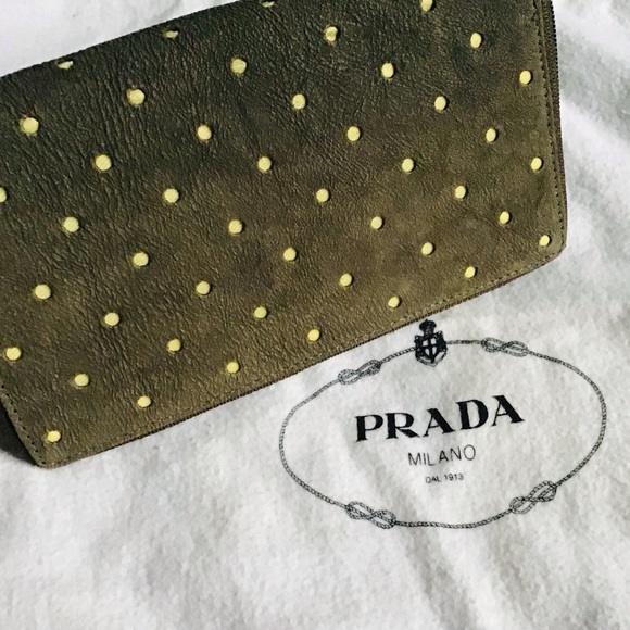 Genuine Suede Zip Wallet in Hunter Green - Picture 1 of 8